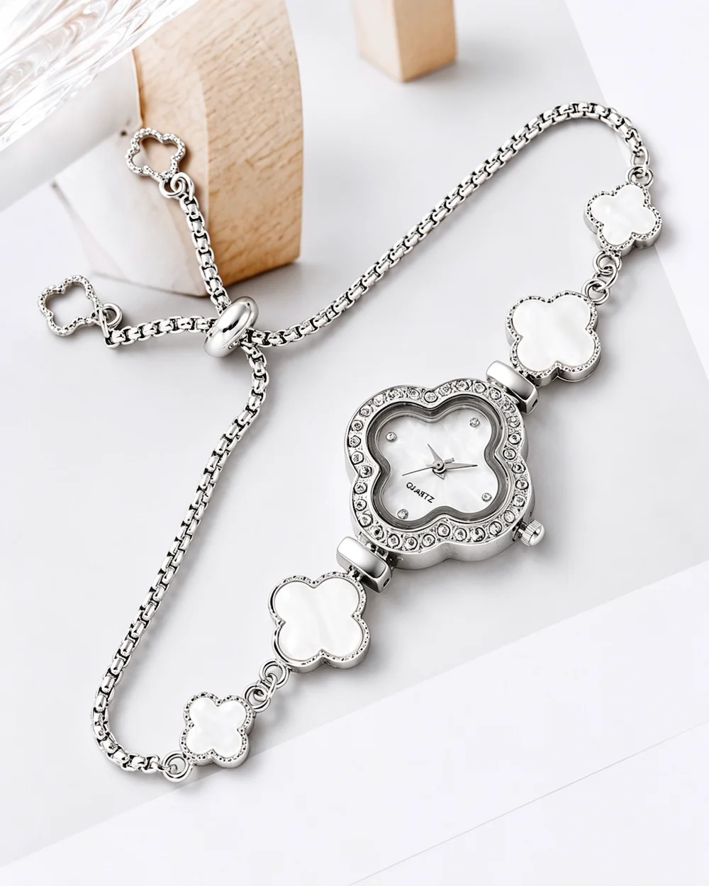 Fashion Flower Shape Dial Alloy Bracelet Watch